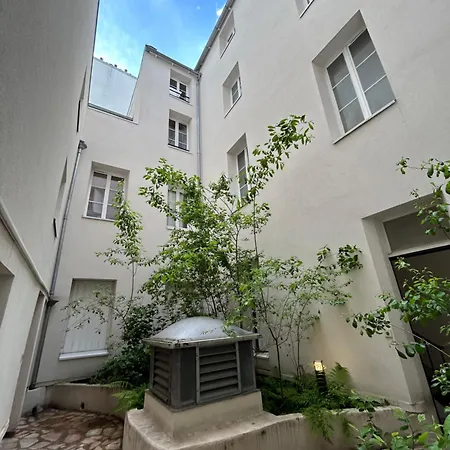 Apartment Grand Studio Entierement Renove Au Coeur De