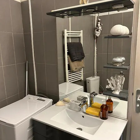 Grand Studio Entierement Renove Au Coeur De * Parigi