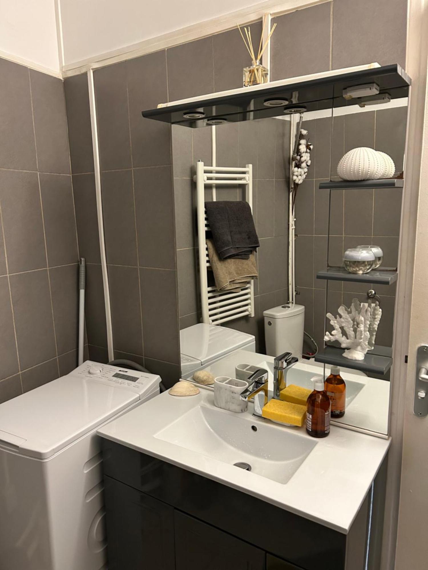 Grand Studio Entierement Renove Au Coeur De * Parigi